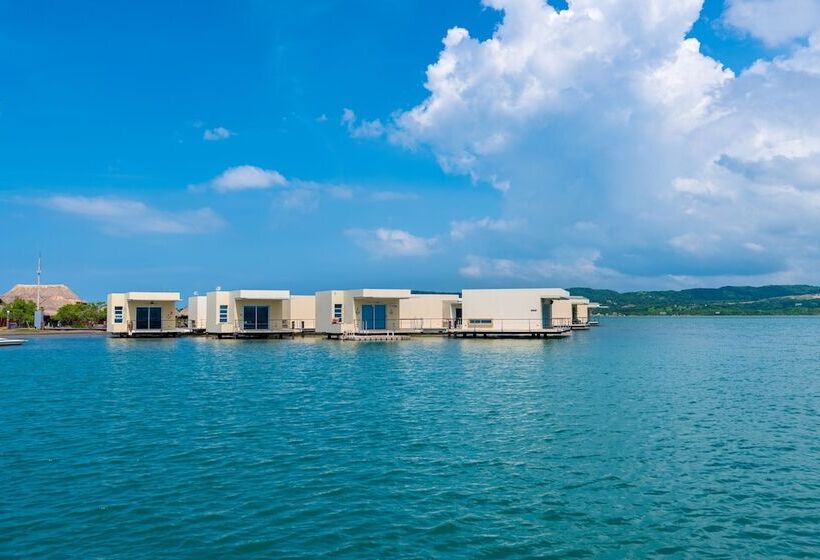 هتل Marina Puerto Velero