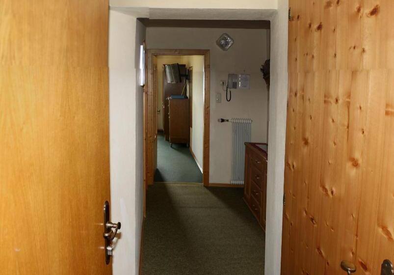 ベッドアンドブレックファースト Haus Rosenauer Zimmer & Ferienwohnungen