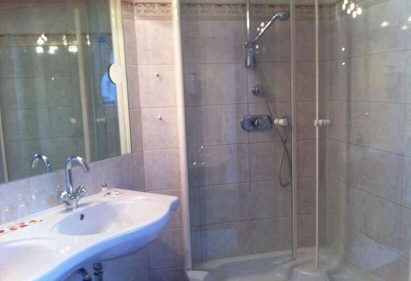 فندق Dietrichsteinerhof Apartments & Rooms