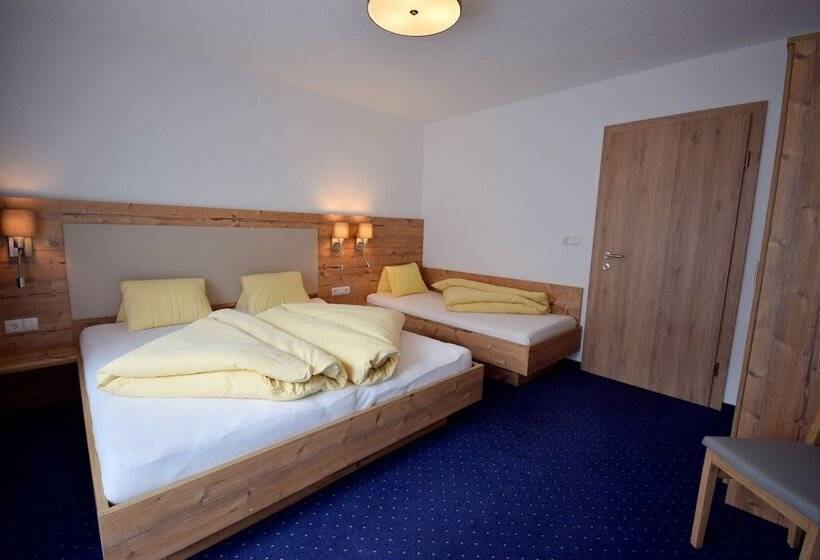 هتل Haus Romana