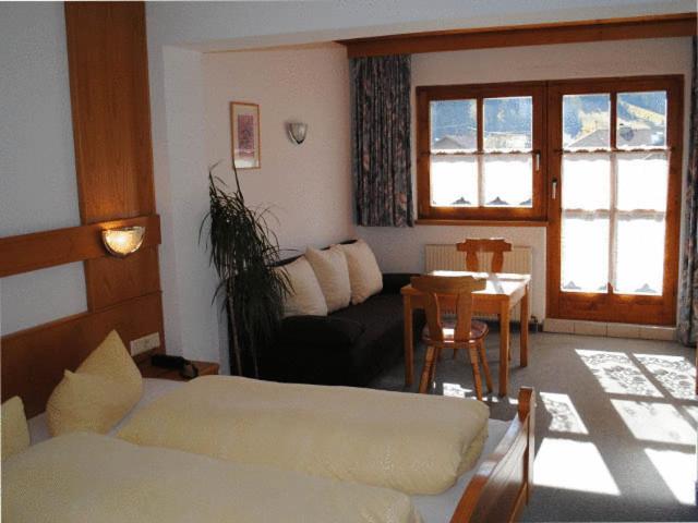 호텔 Sonnenhof   Apartments & Zimmer
