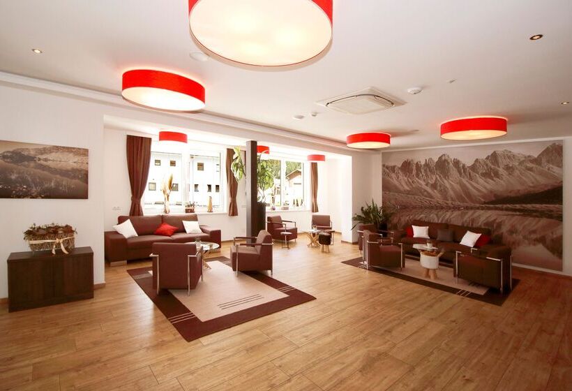 ホテル Zum Senner Suites Zillertal
