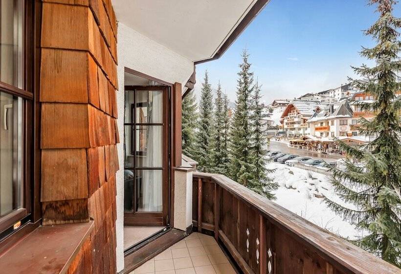 هتل Sylvia By Skinetworks