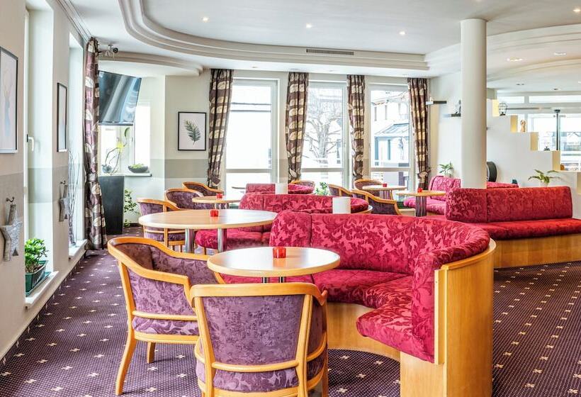 هتل Tia Monte Nauders