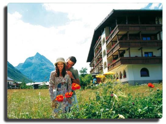 هتل Tirol