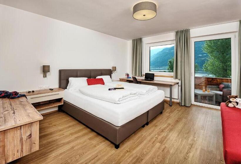 هتل Wellness Landhaus Parth