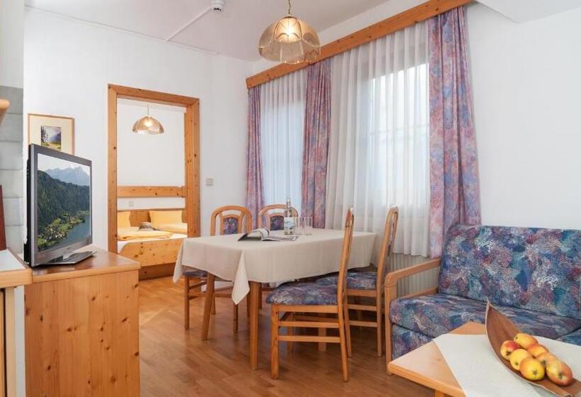 هتل Wellness Landhaus Parth