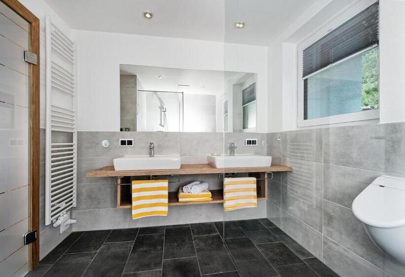 هتل Wellness Landhaus Parth