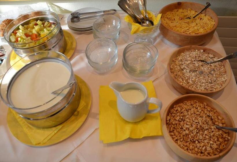 هتل Wellness Landhaus Parth