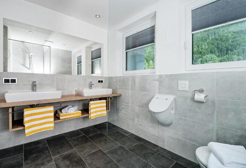 هتل Wellness Landhaus Parth