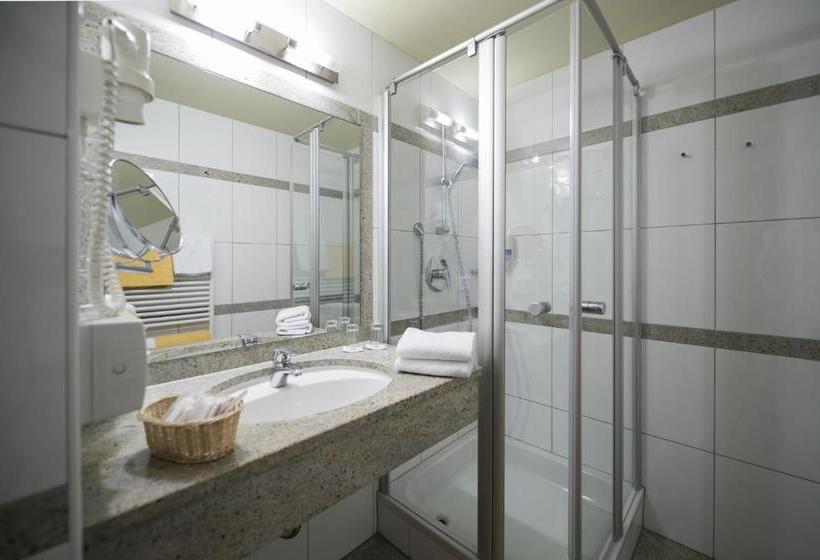 膳宿费 & Landgasthof Ragginger Attersee