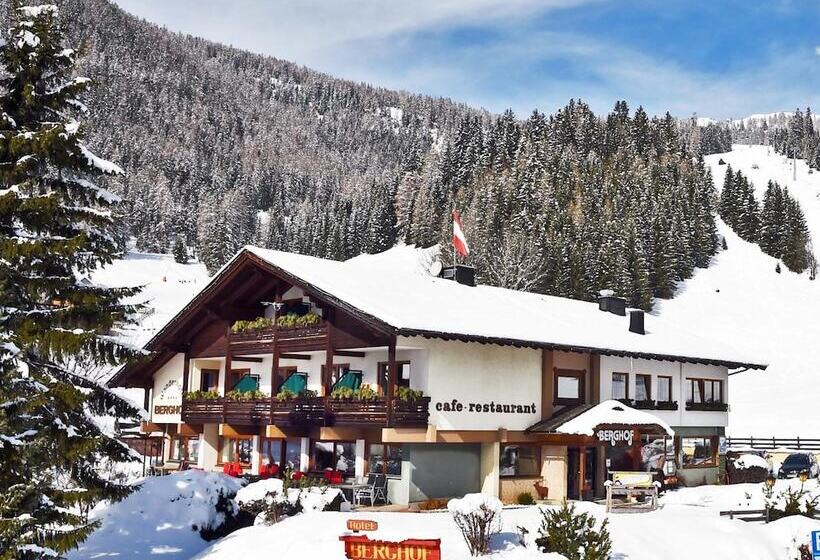 Schi  Und Wanderhotel Berghof