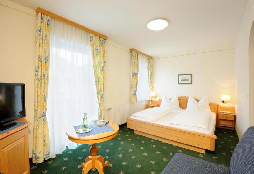 مبيت وإفطار Frühstückspension Huber