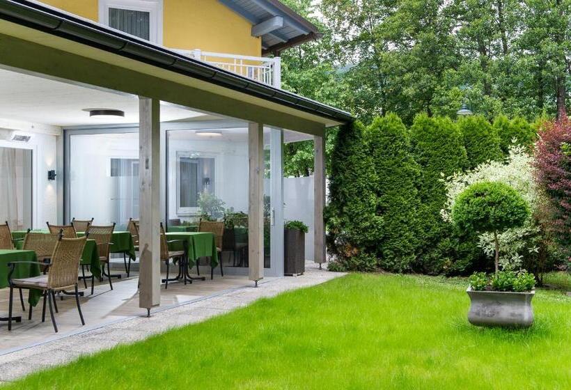 تختخواب و صبحانه Gästehaus Wrann