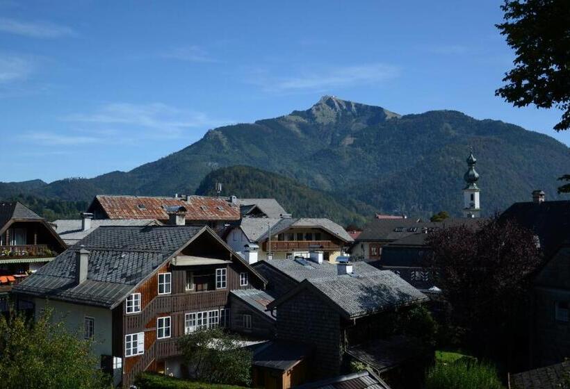 Bed and Breakfast Pension Falkensteiner
