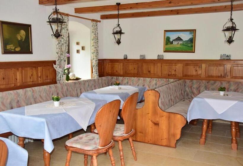 مبيت وإفطار Pension Hohenau