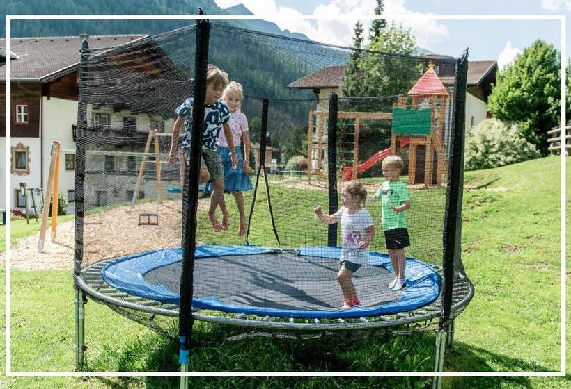 مبيت وإفطار Tyrol Mountain Aparts   Urlaubsresort Hafele