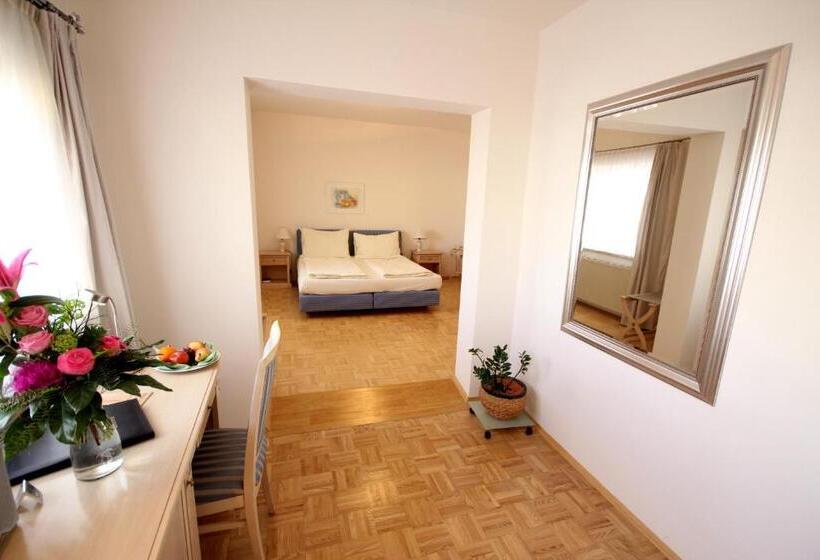 هتل Carinthia Stadt