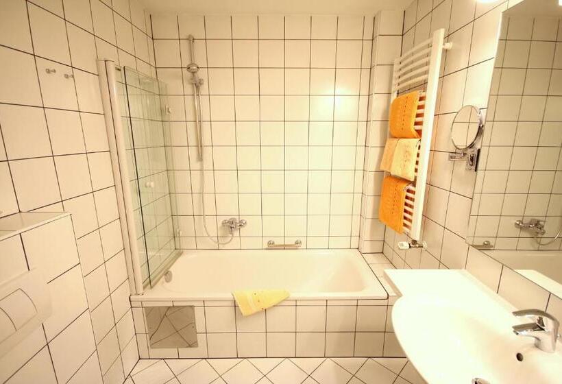 هتل Carinthia Stadt