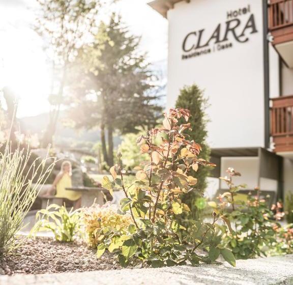 Отель Clara