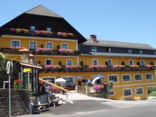 تختخواب و صبحانه Gasthof Pension Kirchenwirt