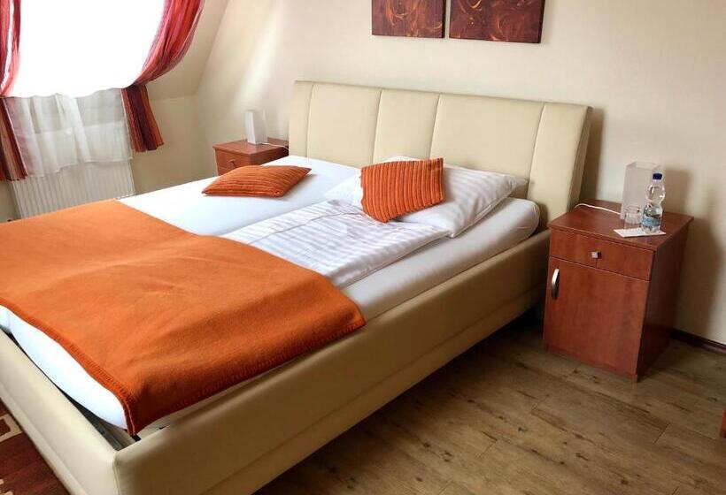 هتل Gösser Bachgasslhof    Bed And Breakfast    Apartments