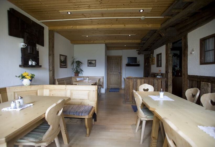 Отель Hohe Tauern