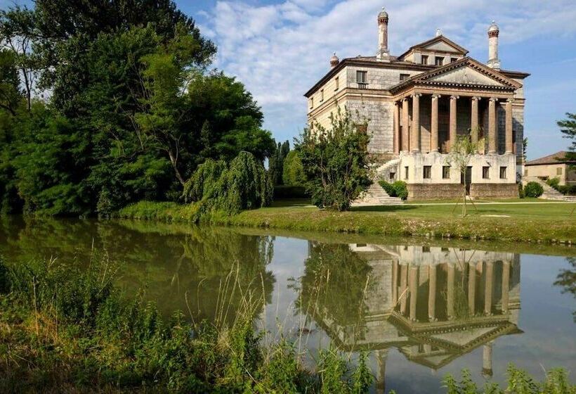 Отель Isola Di Caprera