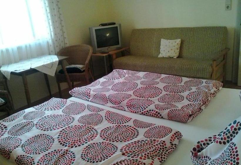 בית מלון כפרי Lindenhof