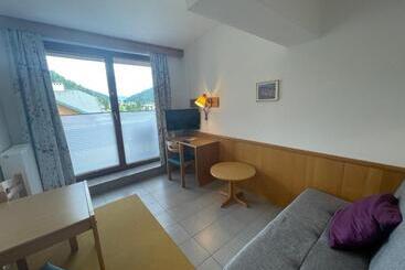 هتل Restaurant Pension Dorfwirt