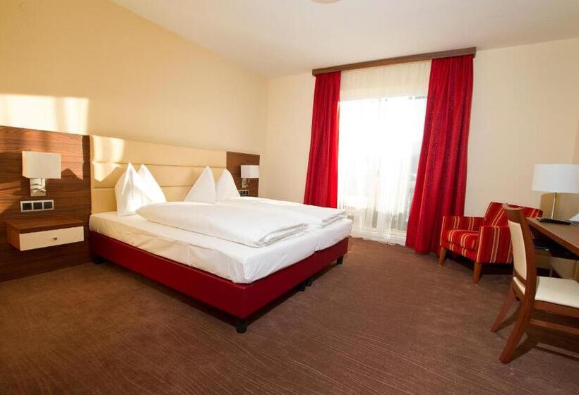 هتل Schönis Land