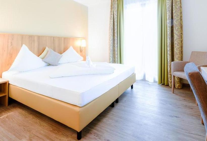 پانسیون Marko