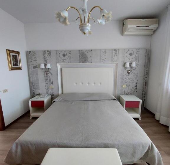 Отель Albergo Alla Pineta