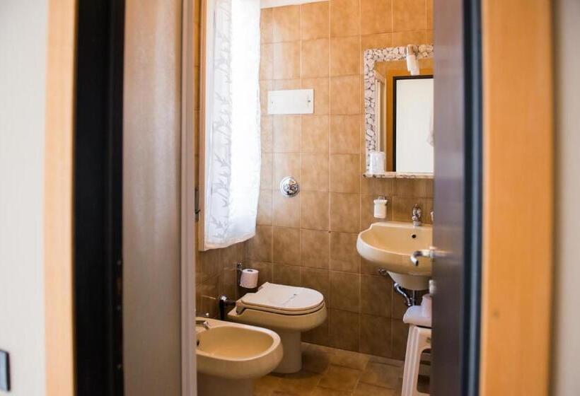 فندق Albergo Grappolo D'oro