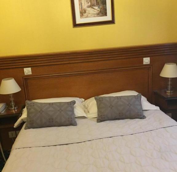 Отель Courtonne