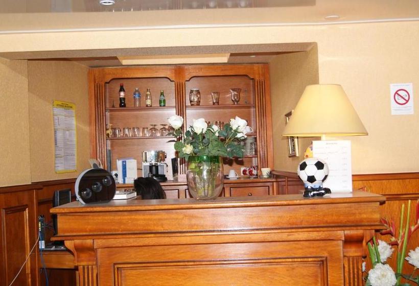 Отель Courtonne