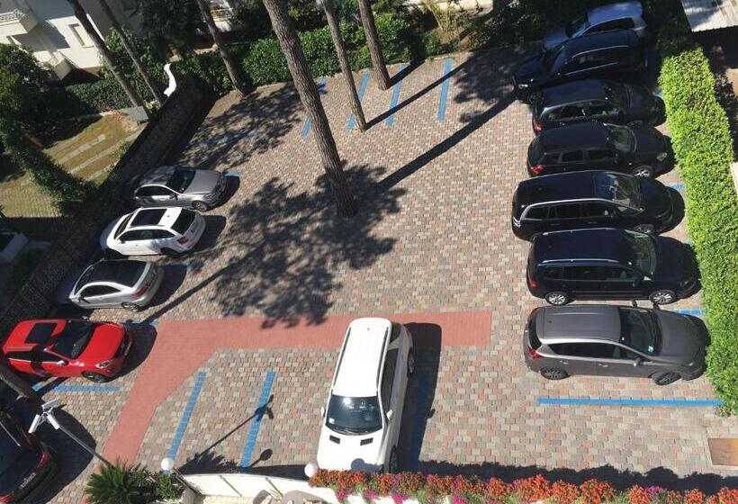 هتل Croce Di Malta