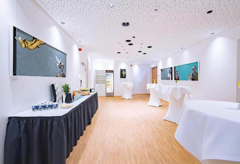 فندق Der Akademie Caritas Pirckheimer Haus