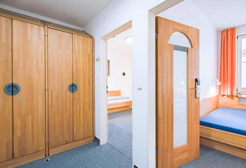 فندق Der Akademie Caritas Pirckheimer Haus