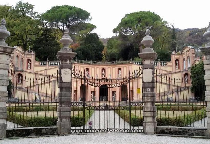 בית מלון כפרי Garnì Bartabel