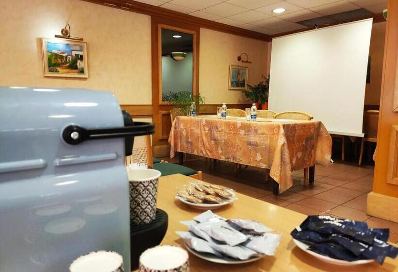 هتل Hôtel Hélianthe