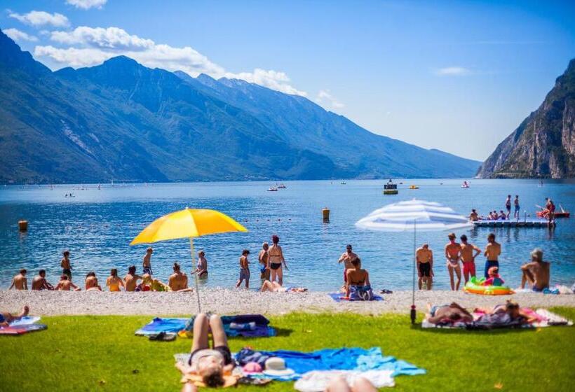 هتل Lido Blu  Surf & Bike