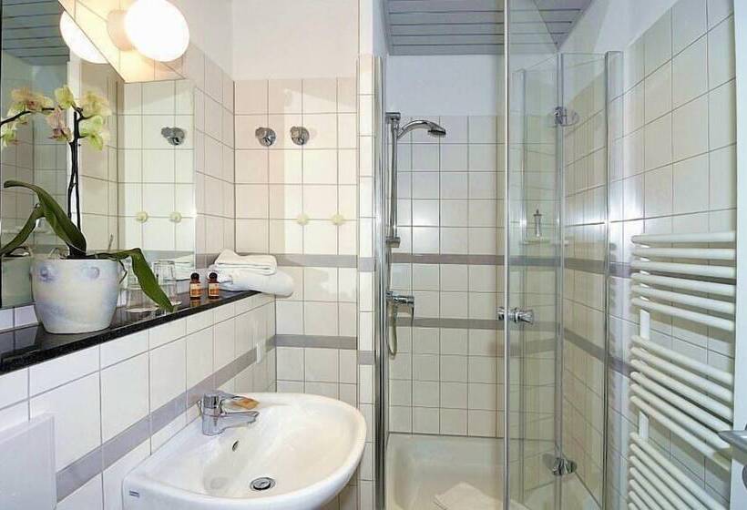 هتل Neuhaus Integrations