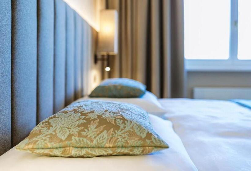 Fotos del hotel Pienzenau Am Schlosspark:  44