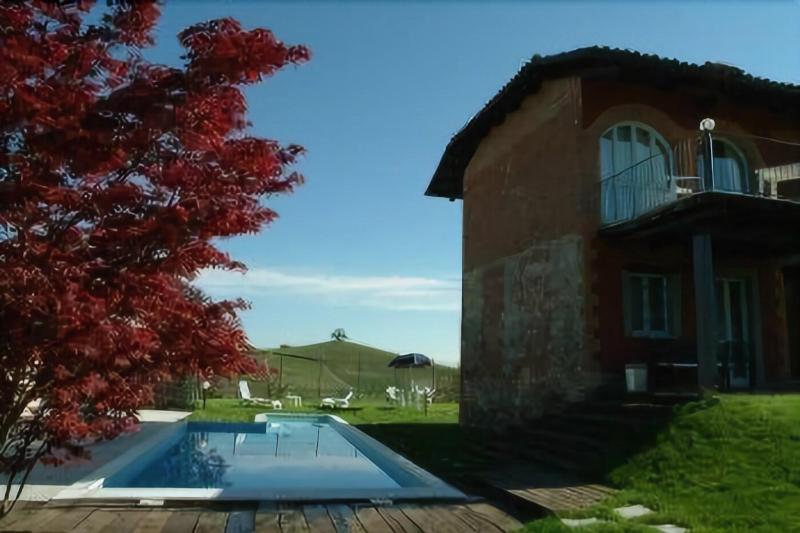 בית מלון כפרי Red Wine Camere