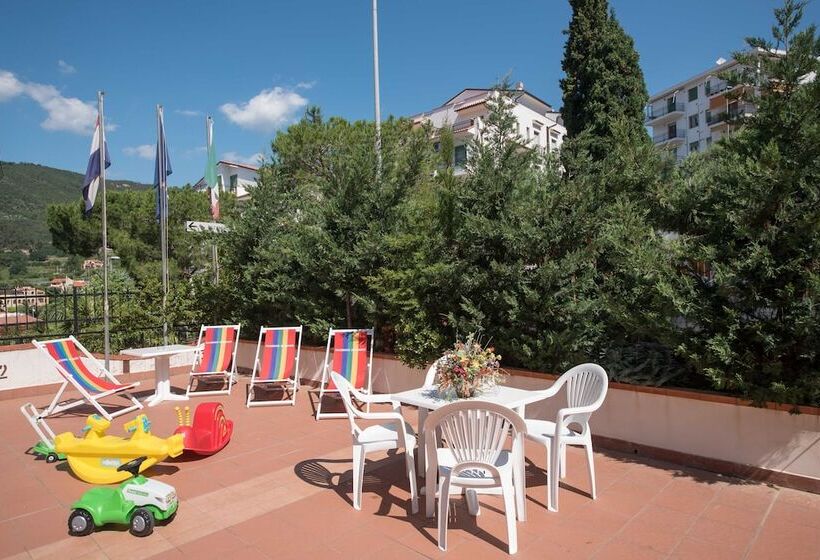 هتل Residence Oleandro