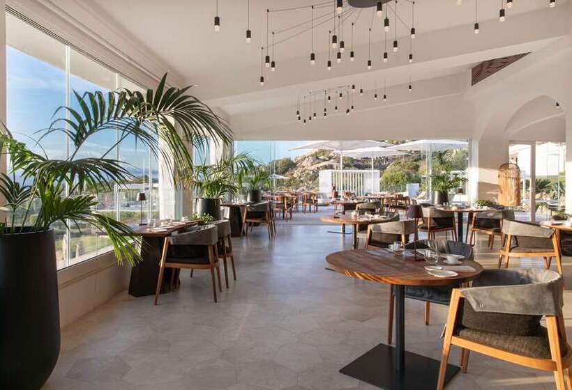 בית מלון כפרי Sulia House Porto Rotondo, Curio Collection By Hilton