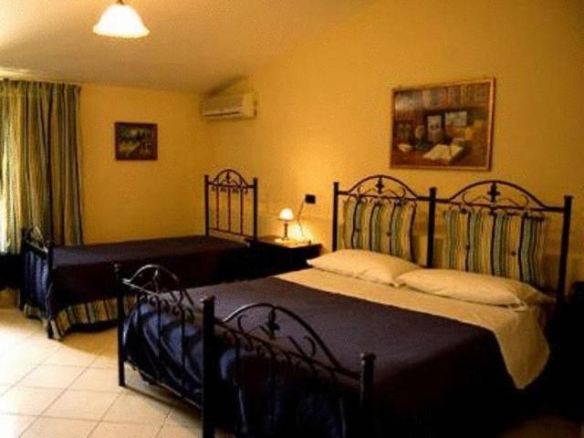 هتل Tavernola  Locanda Di Campagna