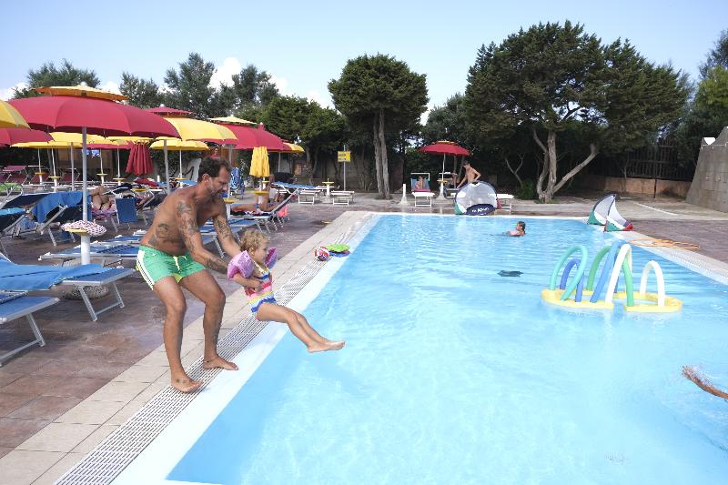 هتل Torre Del Porticciolo Camping  Village  Gampling