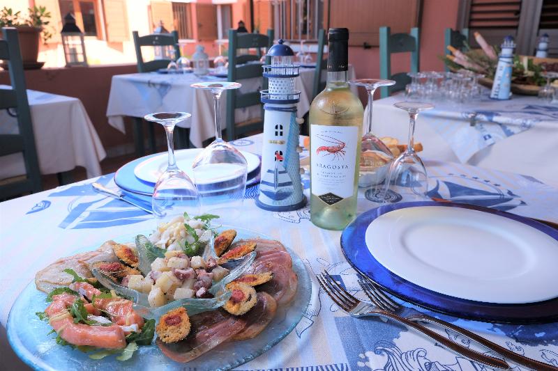 هتل Torre Del Porticciolo Camping  Village  Gampling